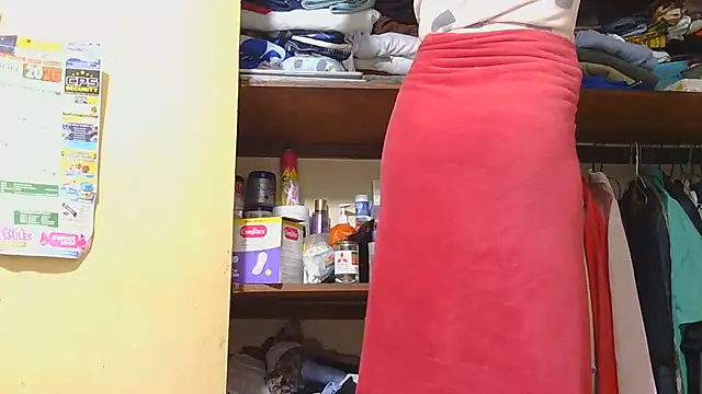 sluttylaura21 webcam