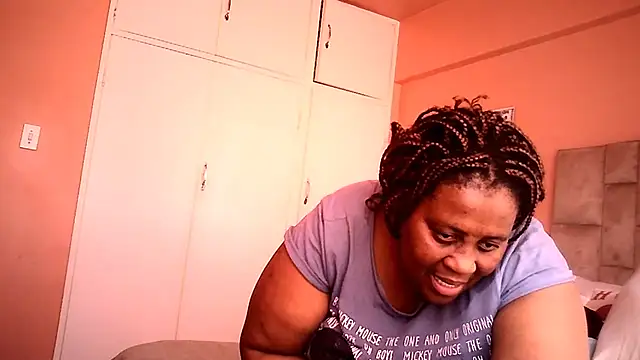 HUGEASSXXXXX webcam