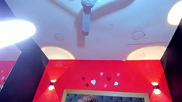 YayaHilton live sex cam
