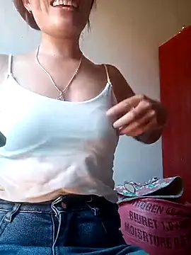 nangmo Adlı Modelin Canlı Sohbet Odası