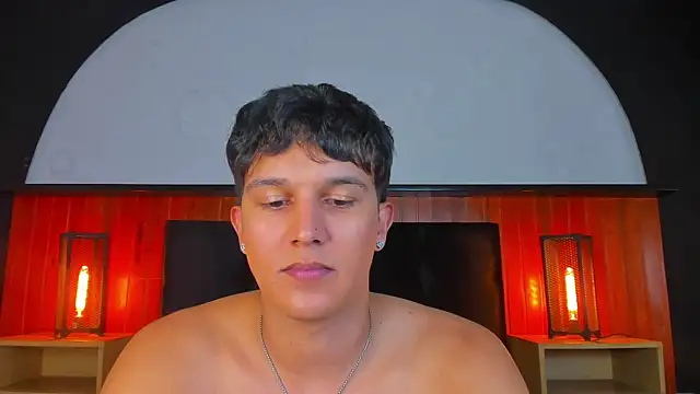 Leo_Savage_ webcam