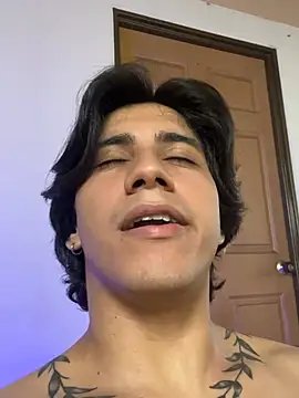 Alexx_Cano_'s Live Chat Room