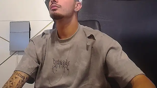 BrandonTate webcam