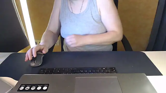 SweetPhoenix76 webcam