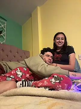 hotlatinocouple__ webcam