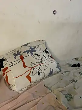 Honeybeespecial webcam