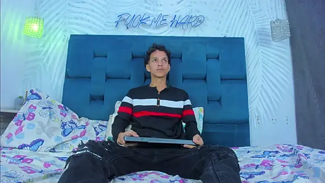 MidnightKing_ webcam