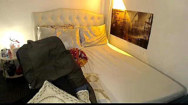 NinaDOM4CUM webcam