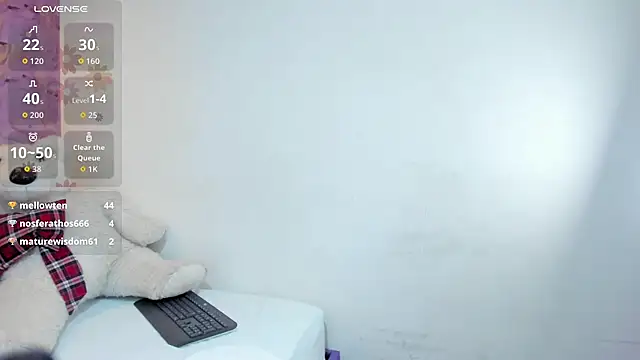 luna_bloomm_ webcam