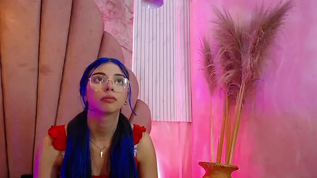 Kyomi_Hunt webcam