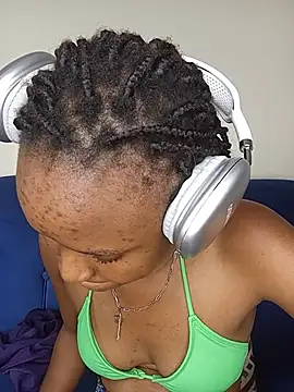 Nasty_shawrie webcam