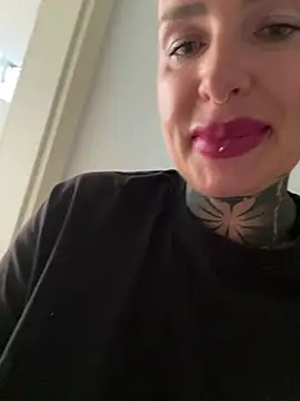 KathaleaNoir webcam