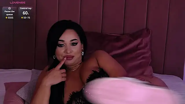 MadyLuxxx webcam