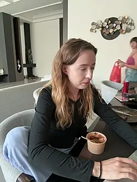 Nura_n_Sarah webcam