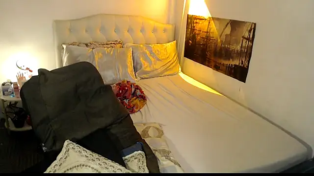 NinaDOM4CUM webcam