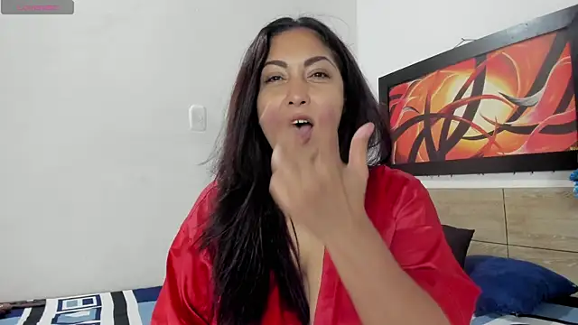 Lauralove_69 webcam