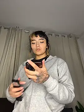 baby_akuma webcam