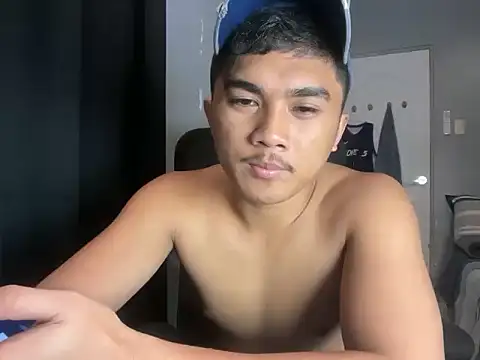 pinoyAdrianneXXX webcam