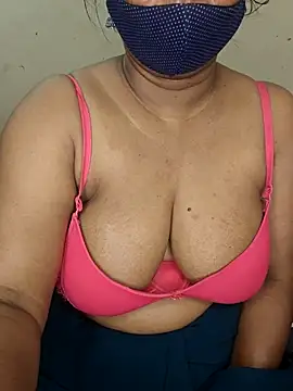 MISS-LOVEV webcam