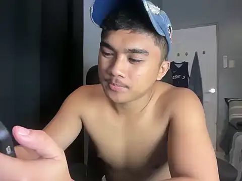 pinoyAdrianneXXX webcam