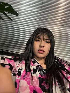 Violettaa_Stone webcam