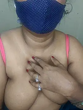 MISS-LOVEV webcam