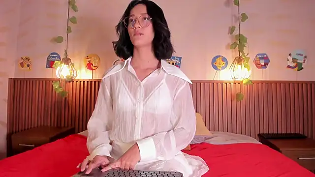daphne_courtis webcam