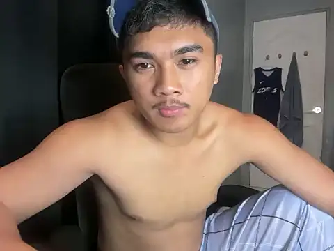 pinoyAdrianneXXX webcam