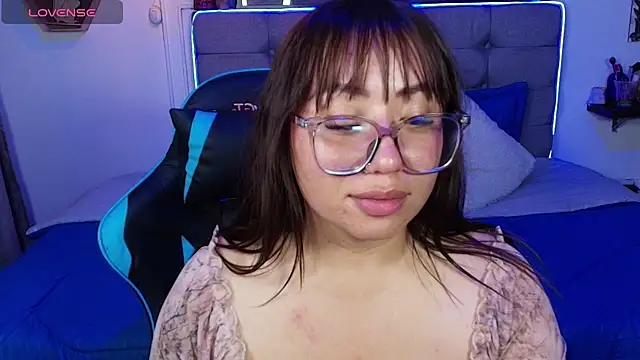 Kata_Bigboobs