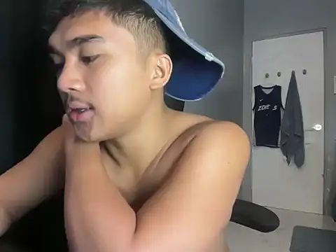 pinoyAdrianneXXX webcam