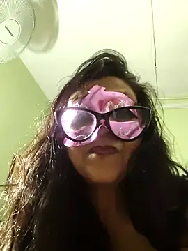 love__rani - LOVE__RANI's free webcam - UK Sex Cams