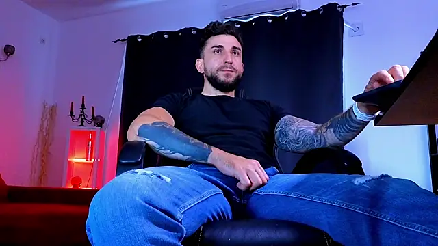 MightyAaron66 webcam