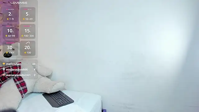 luna_bloomm_ webcam