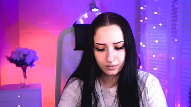 MonicaLowes webcam