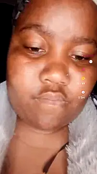 ChubbyMidgetxxx19 webcam