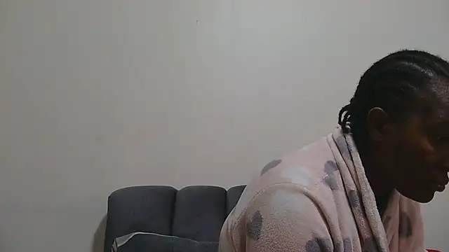 sluttylaura21 webcam