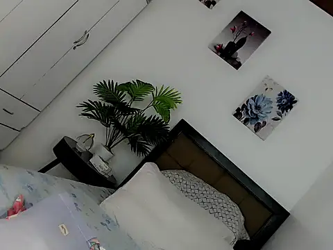 Miss_twinny21 webcam