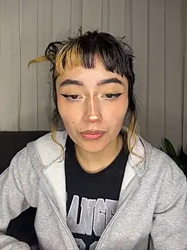 baby_akuma webcam