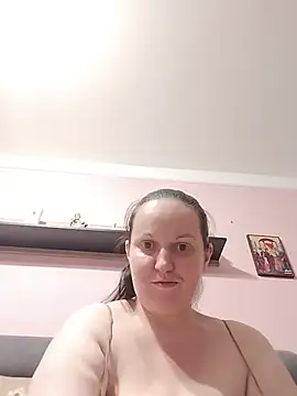 BustyLadyAlma webcam