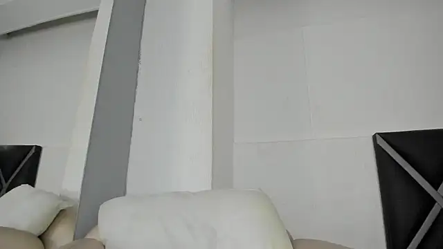 Lucy-23 webcam
