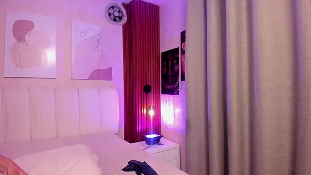 Millieskinny18 Live Web Cam Show
