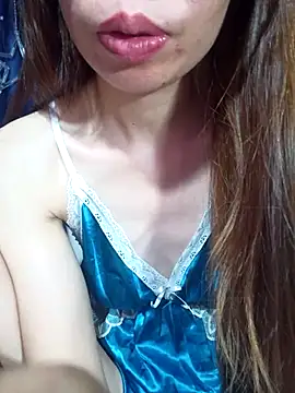 __Mai-love19__ webcam