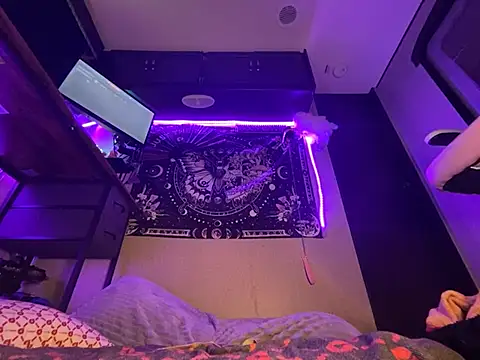 Lilactease webcam