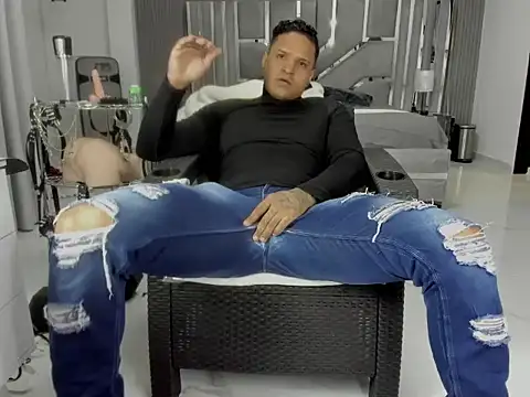 master_leather webcam