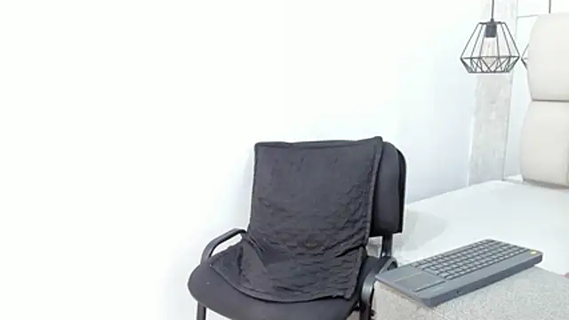 Bella_adamss_ webcam