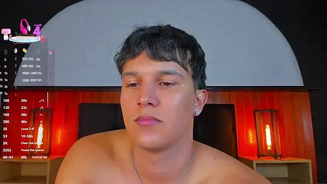 Leo_Savage_ webcam