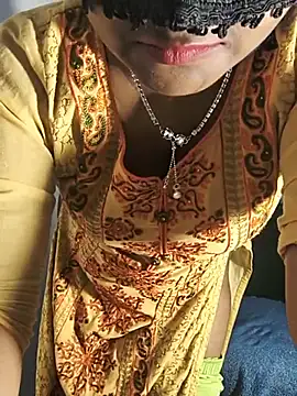 DIRTYSECRET_QUEEN_07