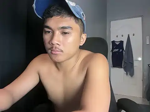 pinoyAdrianneXXX webcam