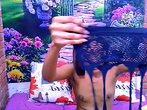 IndianPretty14u2Luv webcam
