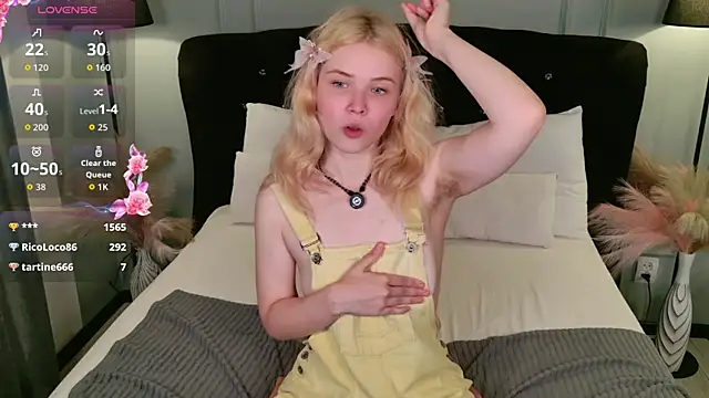 ChloeWells webcam